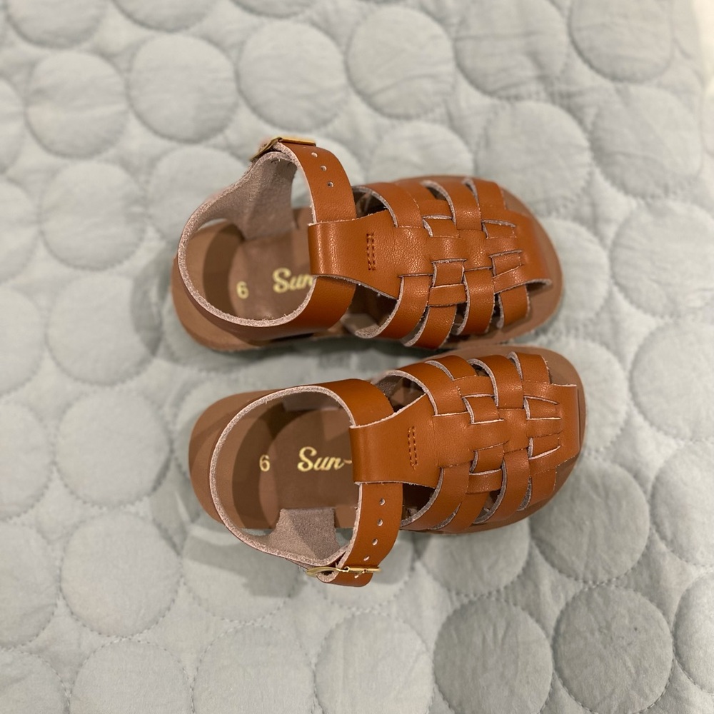 Sun San Sandals, toddler size 6. EUC